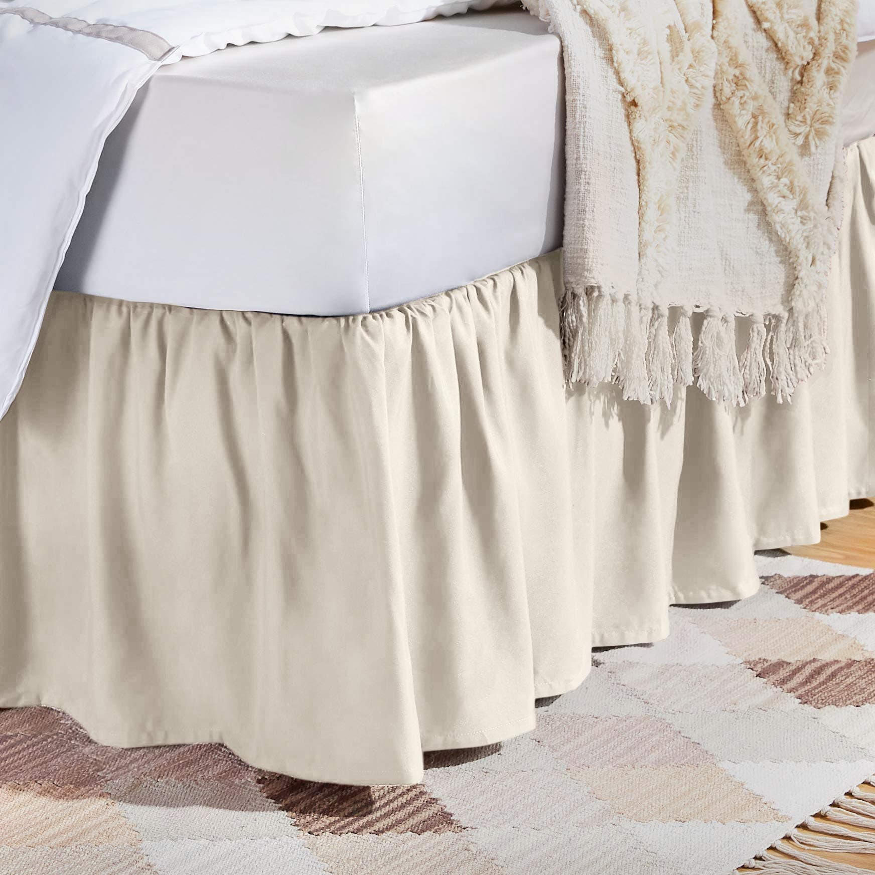 Amazon Basics Ruffled Bed Skirt - 16 in. Drop, Bright White, Queen