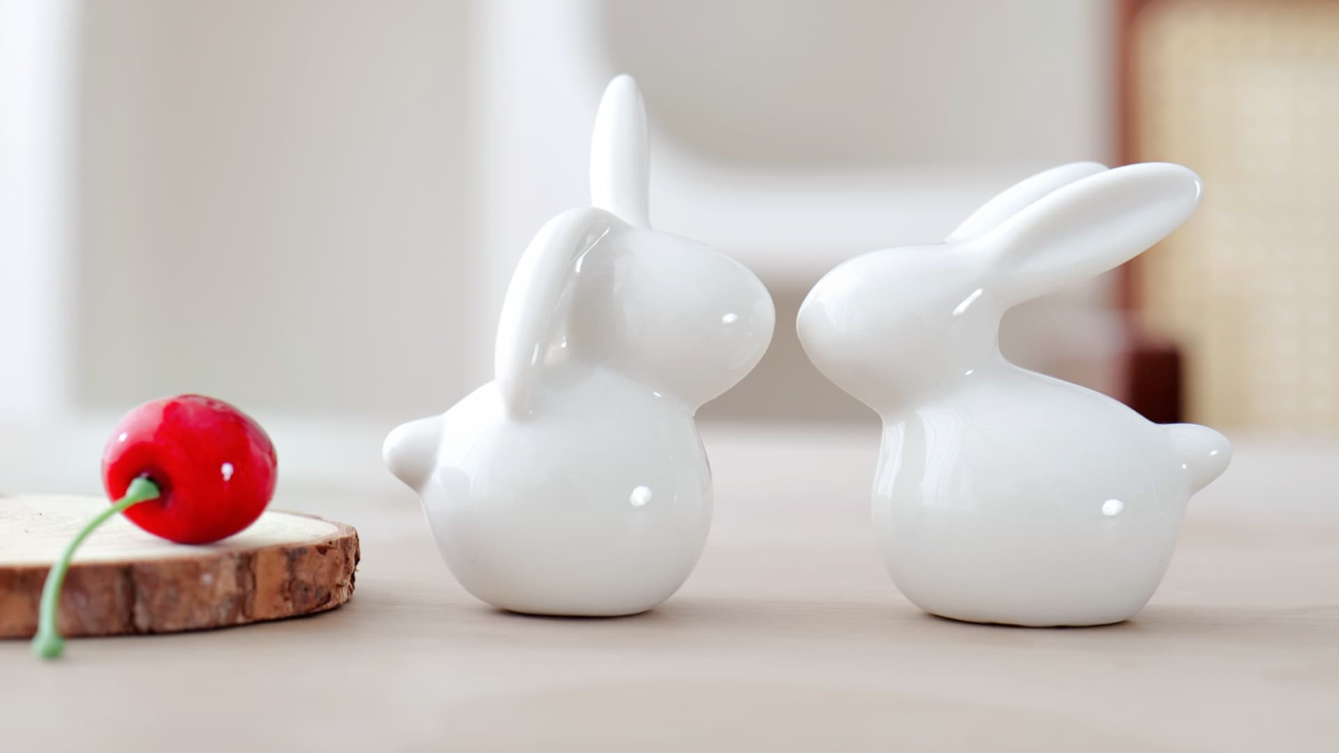 Ceramic Bunny Figurine (Set of 2)