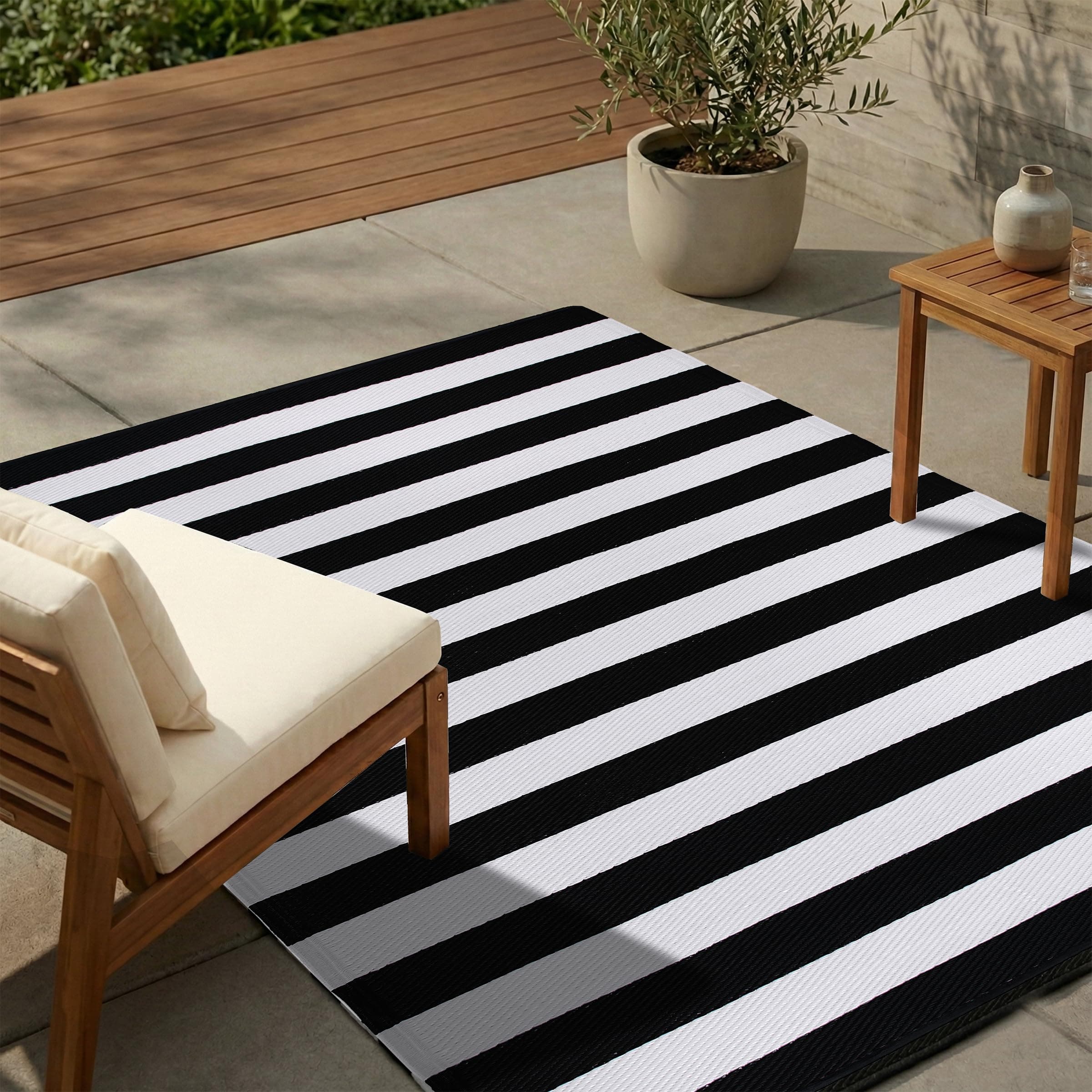 FH Home Outdoor Rug Waterproof Fade Resistant Recycled Plastic Striped